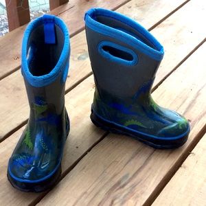 Boy Bogs winter boots size 9